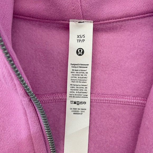 Lululemon full zip semi cropped hoodie. Size xs-sm. - Picture 3 of 9